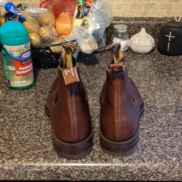 R. M. WILLIAMS - Picture 3 of 4